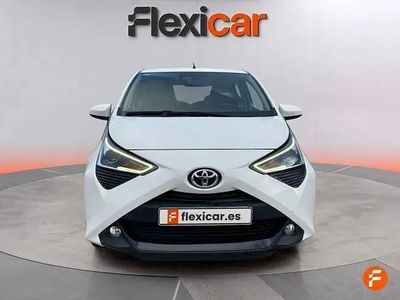 Begagnad Toyota Aygo x-style 72 HK (52 kW) 2020 Vit Halvkombi