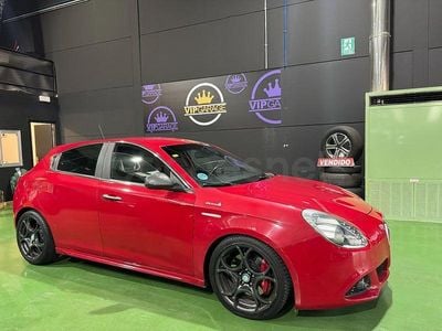 Usado Alfa Romeo Giulietta Distinctive 175 CV (128 kW) 2016 Rojo Utilitario