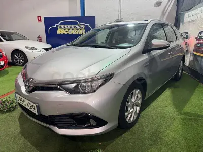 Begagnad Toyota Auris Hybrid Active 136 HK (100 kW) 2018 Grå Kombi