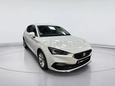 Usado Seat Leon Style 115 CV (84 kW) 2021 Blanco Berlina
