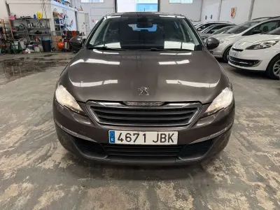 Usado Peugeot 308 Access 114 CV (83 kW) 2014 Marrón Utilitario