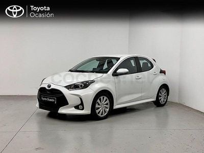 Usado Toyota Yaris Hybrid Active 116 CV (85 kW) 2023 Blanco Berlina