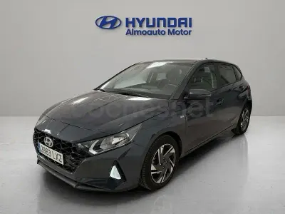 Usado Hyundai i20 100 CV (73 kW) 2022 Gris / plata Utilitario