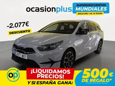 Usado Kia Ceed Style 100 CV (73 kW) 2025 Gris / plata Utilitario