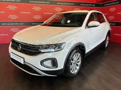 Usado VW T-Roc Life 150 CV (110 kW) 2023 Blanco SUV