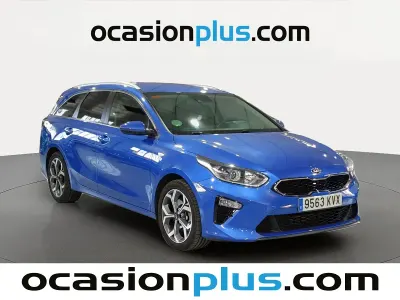 Usado Kia Ceed 140 CV (102 kW) 2019 Azul Utilitario