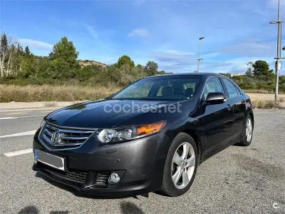 Usado Honda Accord Luxury 150 CV (110 kW) 2010 Marrón Berlina