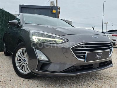 Usado Ford Focus Titanium 120 CV (88 kW) 2019 Gris / plata Berlina