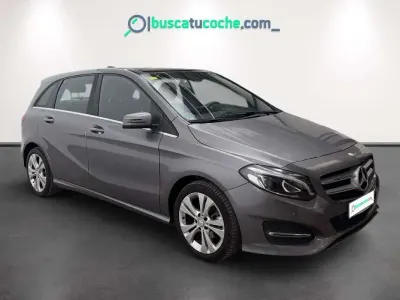 Usado Mercedes B180 Urban 109 CV (80 kW) 2015 Gris Utilitario