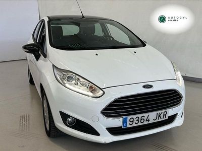 Blanco Usado 2015 Ford Fiesta Titanium Utilitario | 10.900 € (Caro)