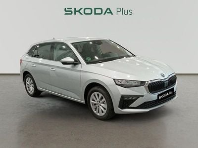 Usado Skoda Scala Selection 115 CV (84 kW) 2024 Gris Utilitario