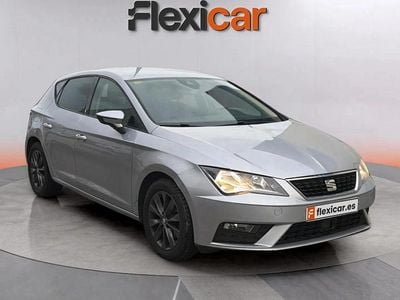 Usado Seat Leon Style 130 CV (95 kW) 2020 Gris Berlina