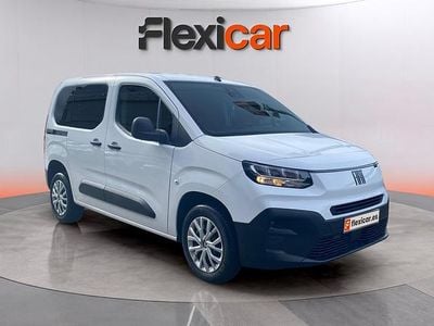 Używany Fiat Doblò 101 KM (74 kW) 2024 Biały Minivan