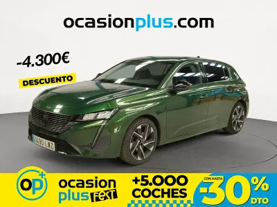 Käytetty Peugeot 308 Allure 130 HP (95 kW) 2022 Vihreä Sedan