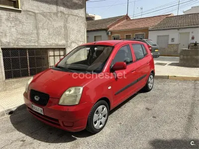 Usado Kia Picanto LX 65 CV (47 kW) 2006 Rojo Utilitario
