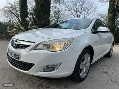 Usado Opel Astra Enjoy 100 CV (73 kW) 2011 Blanco Berlina