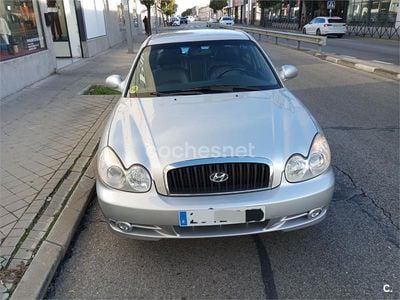 Usado Hyundai Sonata GLS 131 CV (96 kW) 2004 Gris / plata Berlina