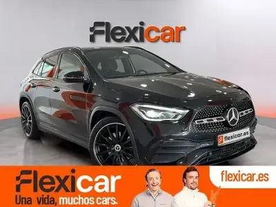 Käytetty Mercedes GLA180 136 HP (100 kW) 2022 Musta Katumaasturi