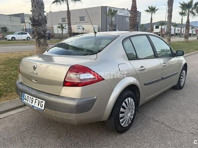 Beige Usado 2007 Renault Mégane II Dynamique Berlina | 2150 € (Super precio)