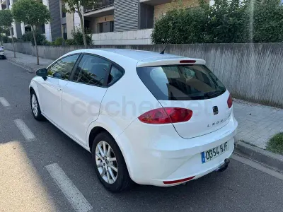 Usado Seat Leon Style 105 CV (77 kW) 2012 Blanco Berlina