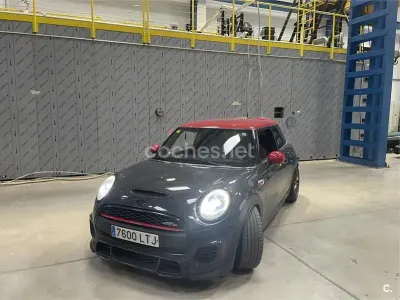 Usado Mini John Cooper Works 231 CV (169 kW) 2015 Gris / plata Utilitario