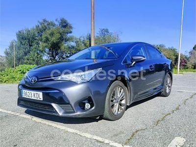 Usado Toyota Avensis Business Edition 143 CV (105 kW) 2017 Gris / plata Berlina
