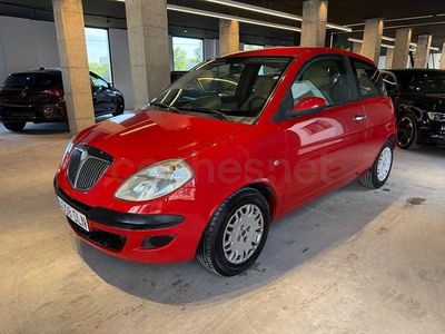 Usado Lancia Ypsilon 60 CV (44 kW) 2006 Rojo Utilitario