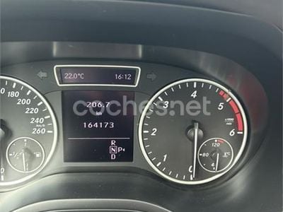 Mercedes B200