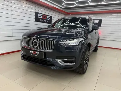 Usado Volvo XC90 Core 455 CV (334 kW) 2022 Azul SUV