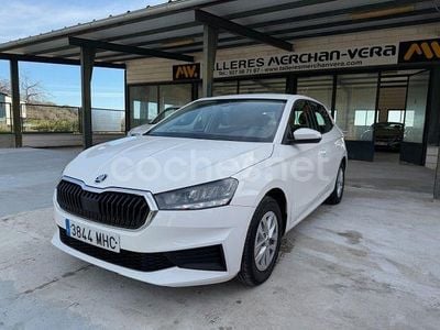 Usado Skoda Fabia Ambition 80 CV (58 kW) 2023 Blanco Berlina