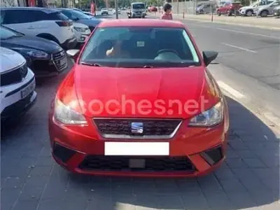 Usado Seat Ibiza Style 80 CV (58 kW) 2018 Rojo Utilitario