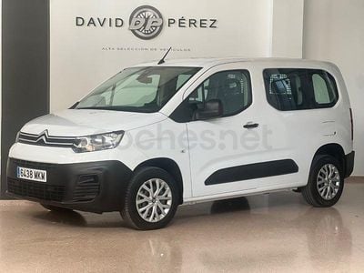 Usado Citroën Berlingo Live 102 CV (75 kW) 2023 Blanco Monovolumen
