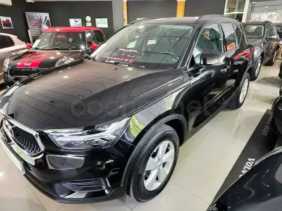 Usado Volvo XC40 Momentum 150 CV (110 kW) 2018 Negro SUV