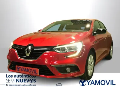 Usado Renault Mégane IV LIMITED 115 CV (84 kW) 2020 Rojo Berlina