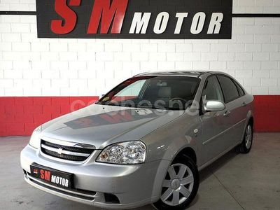 Gris / plata Usado 2005 Chevrolet Nubira SE Berlina | 4990 €