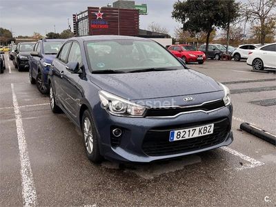 Usado Kia Rio 100 CV (73 kW) 2017 Azul Berlina