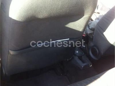 Gris / plata Usado 2003 Ford Focus Trend Berlina | 3200 € (Un poco caro)