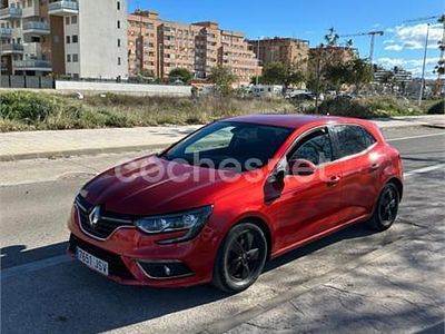 Usado Renault Mégane IV Life 90 CV (66 kW) 2016 Granate Berlina