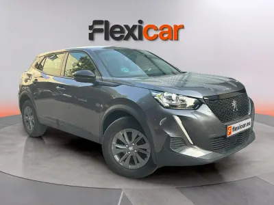 Usado Peugeot 2008 Allure 131 CV (96 kW) 2023 Gris SUV