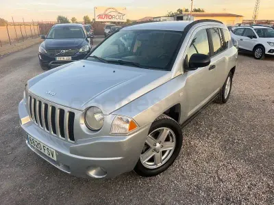 Usado Jeep Compass Limited 140 CV (102 kW) 2007 Gris / plata SUV