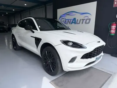 Usado Aston Martin DBX 551 CV (405 kW) 2021 Blanco SUV