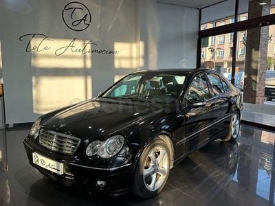 Usado Mercedes C220 143 CV (105 kW) 2004 Negro Berlina