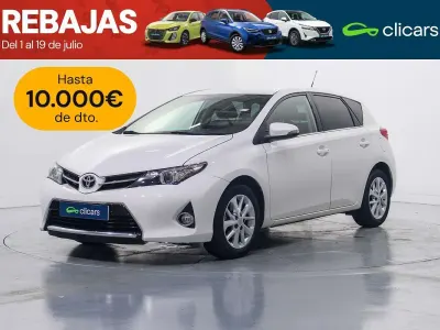Usado Toyota Auris Active 132 CV (97 kW) 2014 Blanco Utilitario