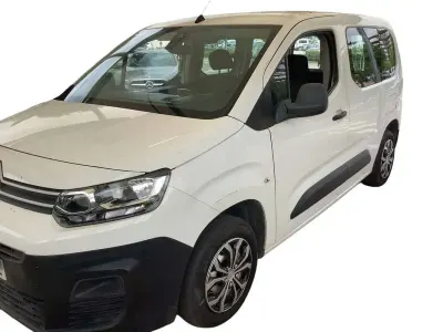 Usado Citroën Berlingo Live 75 CV (55 kW) 2019 Blanco Monovolumen