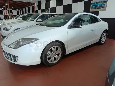 Usado Renault Laguna Coupé 150 CV (110 kW) 2011 Blanco Coupe