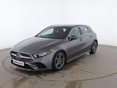 Usado Mercedes A180 115 CV (84 kW) 2019 Gris Utilitario