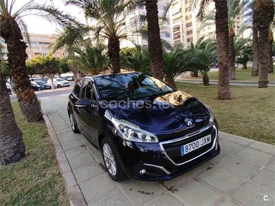 Usado Peugeot 208 Style 82 CV (60 kW) 2017 Azul Utilitario