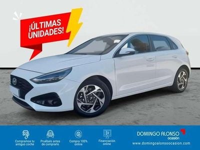 Usado Hyundai i30 101 CV (74 kW) 2025 Blanco Berlina