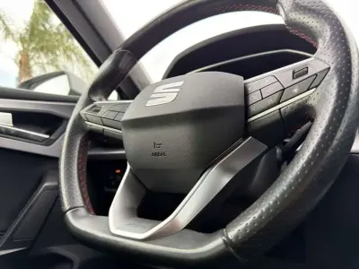 Usado Seat Leon FR 204 CV (150 kW) 2021 Gris Familiar