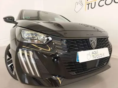 Usado Peugeot 208 Allure 101 CV (74 kW) 2025 Negro Utilitario